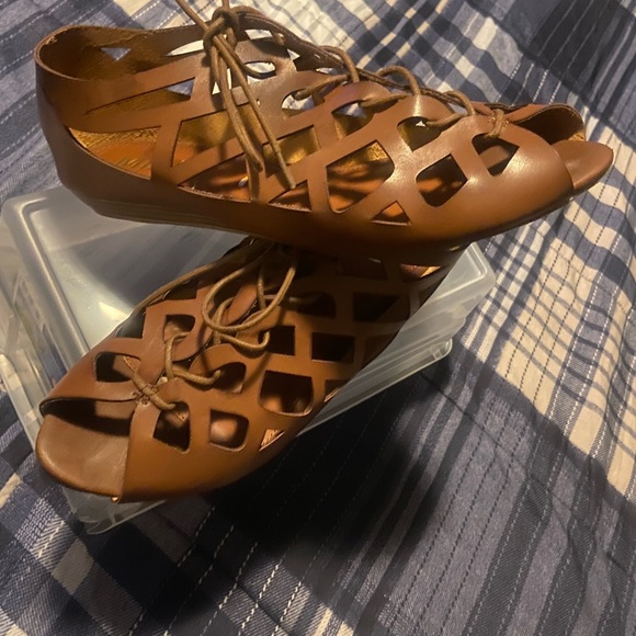 MIA sandles - Picture 3 of 4